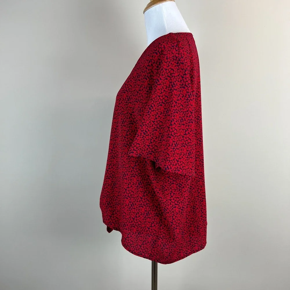Michael Kors Top XL Red Abstract Heart Tie Front Flutter Sleeve V-Neck Button Up